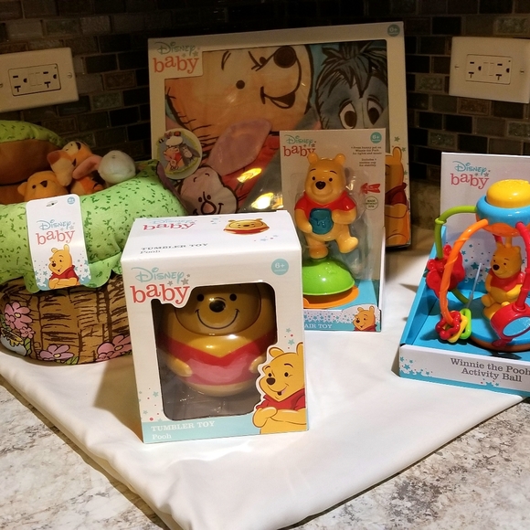 Other - NWT - Winnie The Pooh 5pc Activity Bundle